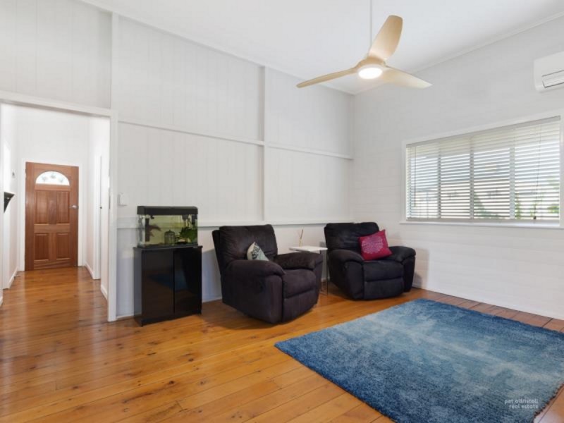 8 Thackeray Street, Park Avenue QLD 4701